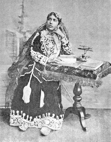 Tara Sundari in Durgeshnandini